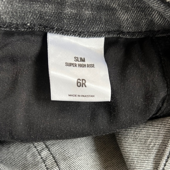 EXPRESS Super High Rise Denim Button Fly Slim Jeans - Picture 5 of 5